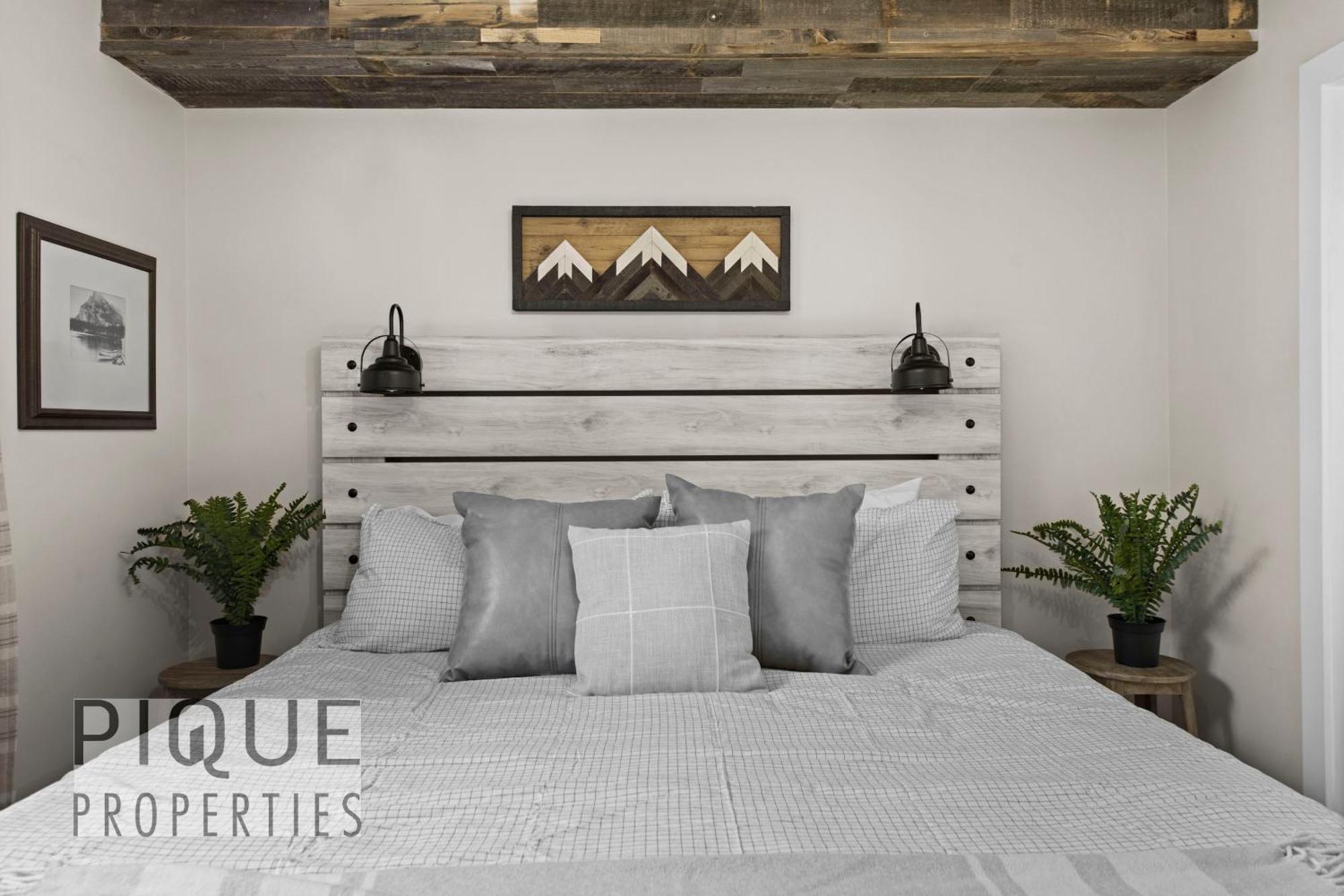 Mystic Mountain Chalet, Heated Outdoor Pool & Hot Tub, Free Parking, Fast Wifi! Canmore Exterior photo
